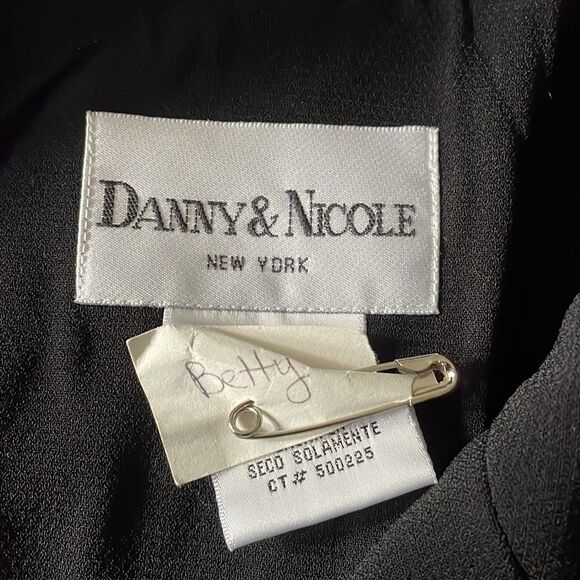 Vtg 90s Danny & Nicole black polyester  short sleeved long jacket - Picture 7 of 8